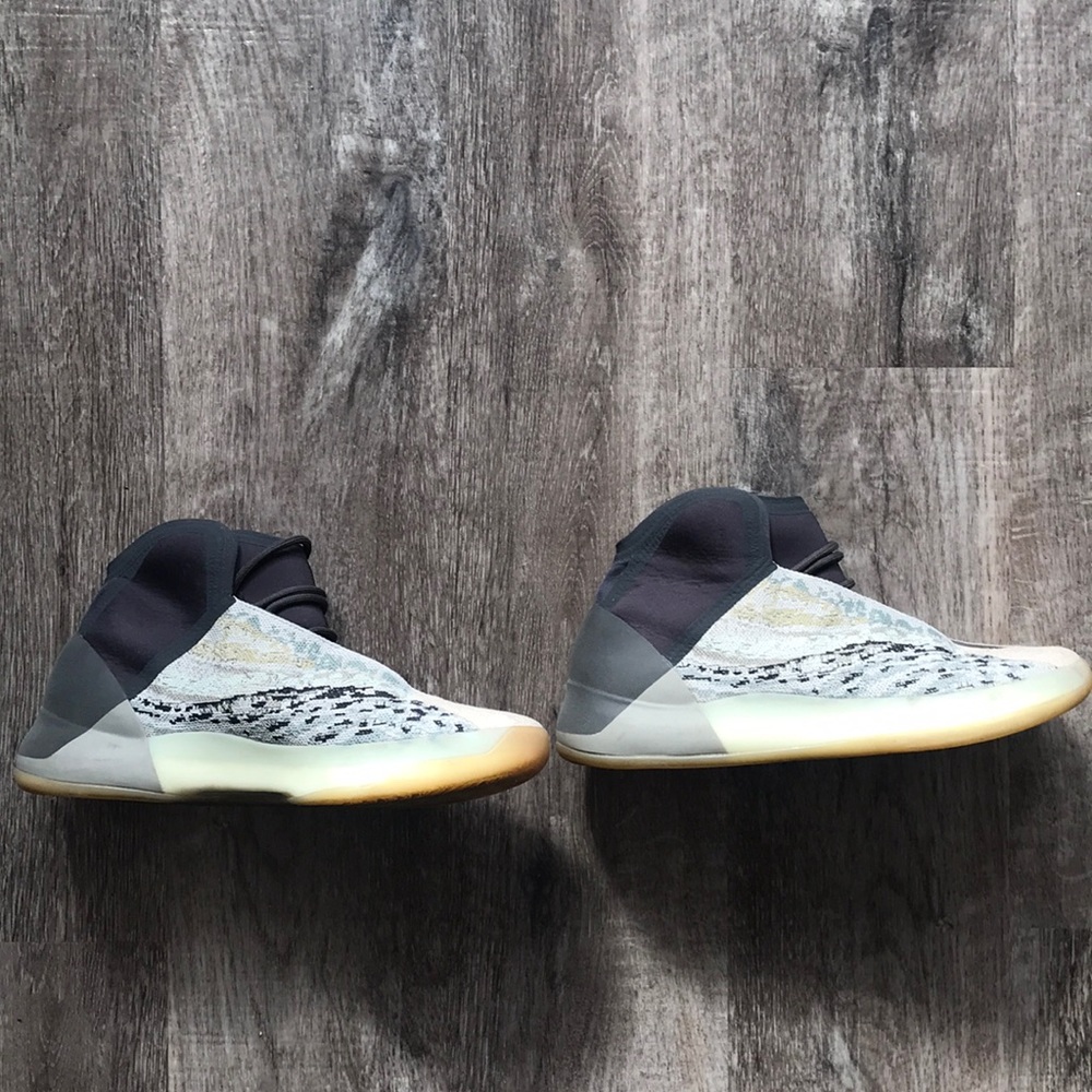 Yeezy QNTM Sea Teal Size 11